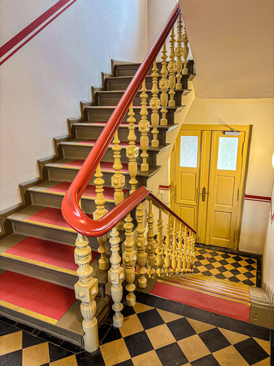 Treppe-saniert-Denkmal-2